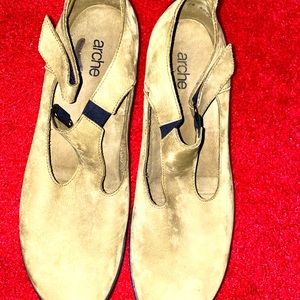 Arche shoes